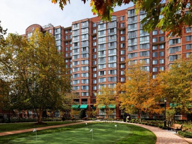 National At Courthouse Apartment Arlington Exterior photo